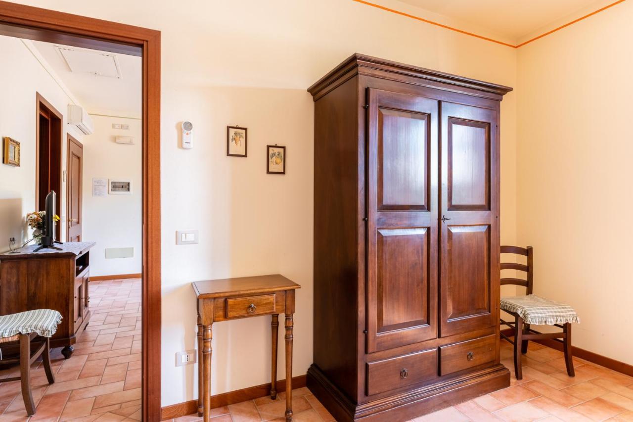 Willa Casolare Dei Fiori - Mughetto Montecarlo Zewnętrze zdjęcie